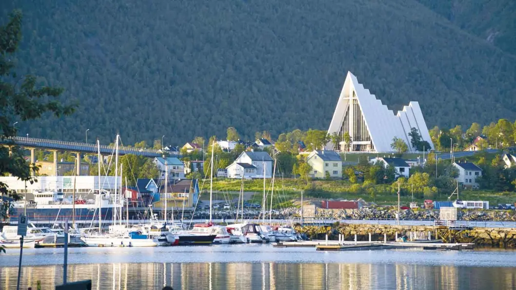 ISHAVSKATEDRALEN: Tromsdalen kirke er et landemerke i Tromsø. Foto: CH - Visitnorway.com ISHAVSKATEDRALEN: Tromsdalen kirke er et landemerke i Tromsø. Foto: CH - Visitnorway.com