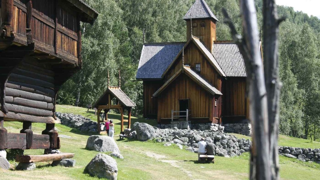 KIRKEHISTORIE: Uvdal stavkirke fra slutten av 1100-tallet er en av fire slike kirker langs denne ruta. Foto: Per Roger Lauritzen KIRKEHISTORIE: Uvdal stavkirke fra slutten av 1100-tallet er en av fire slike kirker langs denne ruta. Foto: Per Roger Lauritzen