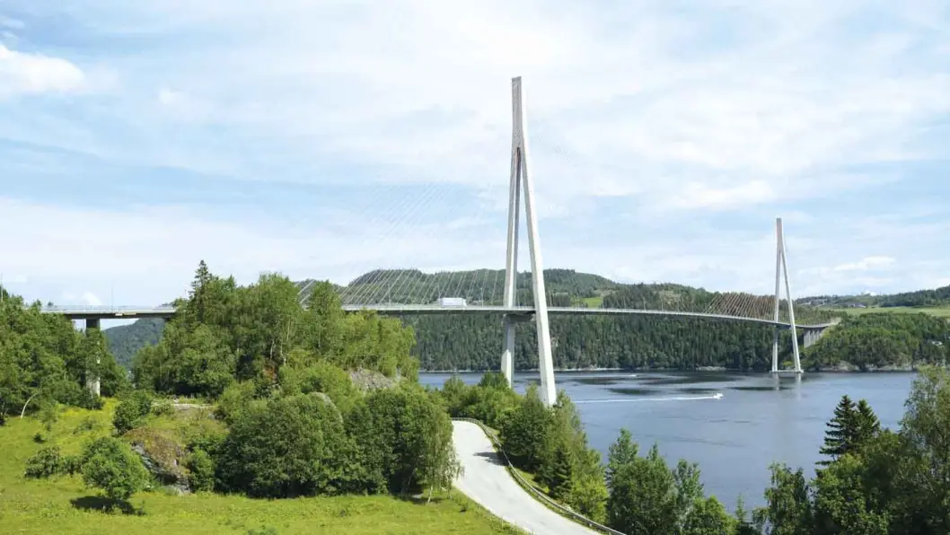 KATEDRALEN: Skarnsundbrua blir kalt Trondheimsfjordens katedral på grunn av sine flotte linjer. Foto: Per Roger Lauritzen KATEDRALEN: Skarnsundbrua blir kalt Trondheimsfjordens katedral på grunn av sine flotte linjer. Foto: Per Roger Lauritzen