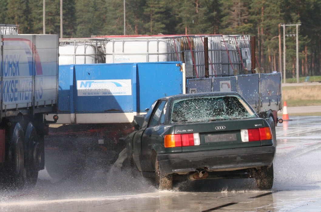 SIKKER NÅR DET SMELLER: Det er stor forskjell på hvor godt de enkelte bilene beskytter barna i baksetet i en kollisjon. Denne listen viser de sikreste. Foto: Rune Korsvoll SIKKER NÅR DET SMELLER: Det er stor forskjell på hvor godt de enkelte bilene beskytter barna i baksetet i en kollisjon. Denne listen viser de sikreste. Foto: Rune Korsvoll