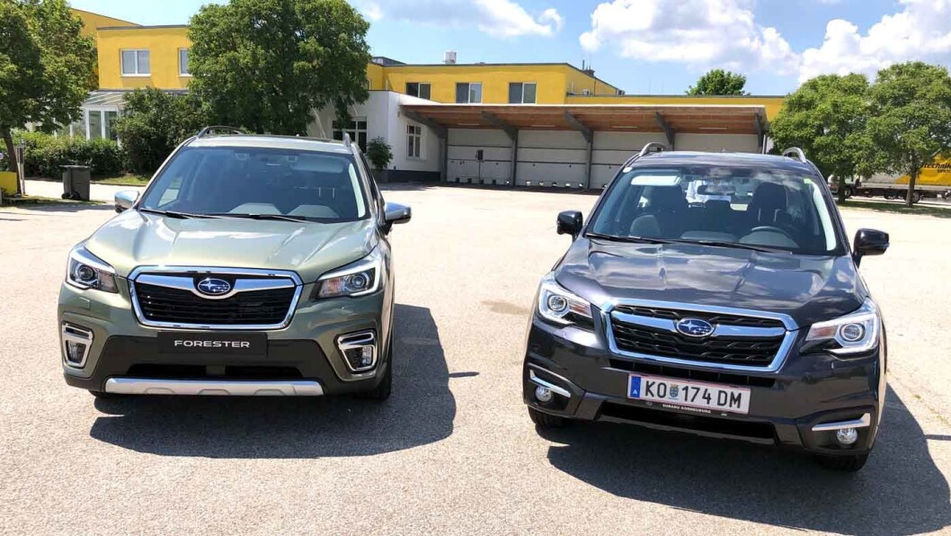 SMÅ ENDRINGER: I fronten er det helt minimale forskjeller på nye (t.v.) og gamle Forester. Men kanskje ser du en litt annen profil på spoiler og grøftelys – og en ørlite tjukkere ribbe i grillen. SMÅ ENDRINGER: I fronten er det helt minimale forskjeller på nye (t.v.) og gamle Forester. Men kanskje ser du en litt annen profil på spoiler og grøftelys – og en ørlite tjukkere ribbe i grillen.