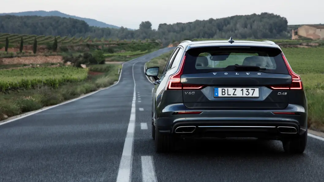 ET GODT VALG? Nye Volvo V60 – her dieselmodellen D4 – har gitt et løft i de norske dieselsalget for den svensk-kinesiske bilprodusenten. Foto: Volvo Car ET GODT VALG? Nye Volvo V60 – her dieselmodellen D4 – har gitt et løft i de norske dieselsalget for den svensk-kinesiske bilprodusenten. Foto: Volvo Car