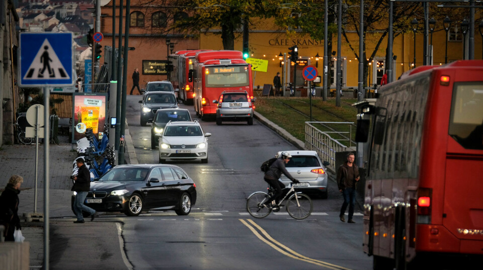 FORBUDT FOR FOSSILBILER? Byrådet i Oslo ønsker å forby bensin- og dieseldrevne kjøretøy i deler av byen, men får motbør.