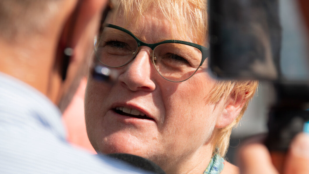 VIL BLI: Venstres partileder Trine Skei Grande forhandler med de andre lederne for regjeringspartiene etter at Frp har krevd at bompengene må ned. Selv er hun opptatt av å sikre bedre kollektivtilbud og nå nullvekstmålet. Foto: Peter Raaum VIL BLI: Venstres partileder Trine Skei Grande forhandler med de andre lederne for regjeringspartiene etter at Frp har krevd at bompengene må ned. Selv er hun opptatt av å sikre bedre kollektivtilbud og nå nullvekstmålet. Foto: Peter Raaum