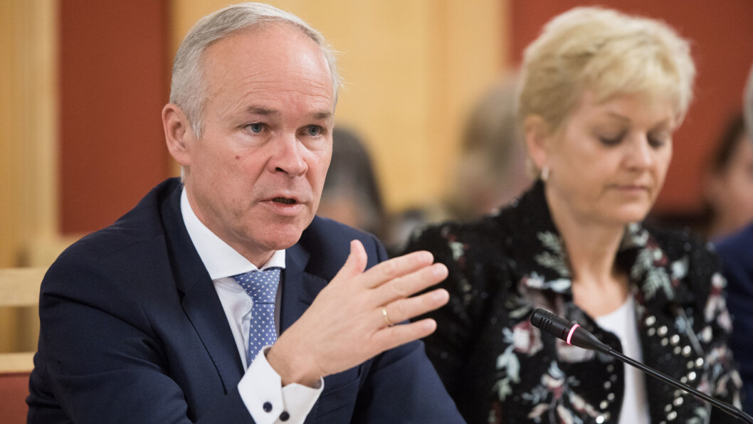 MÅ FORHANDLE: Kunnskaps- og integreringsminister og Høyre-nestleder Jan Tore Sanner slår fast at alle de fire regjeringspartiene må finne en løsning på bompengefloken. Foto: Stortinget MÅ FORHANDLE: Kunnskaps- og integreringsminister og Høyre-nestleder Jan Tore Sanner slår fast at alle de fire regjeringspartiene må finne en løsning på bompengefloken. Foto: Stortinget