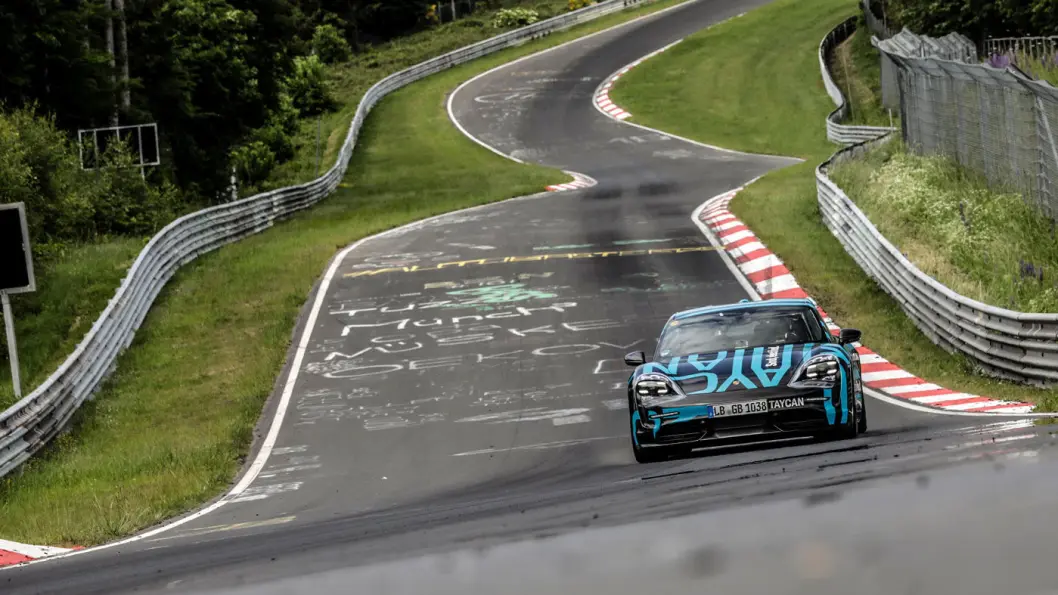 FORTEST: På vei mot rekord på nordsløyfa på Nürburgring. FORTEST: På vei mot rekord på nordsløyfa på Nürburgring.