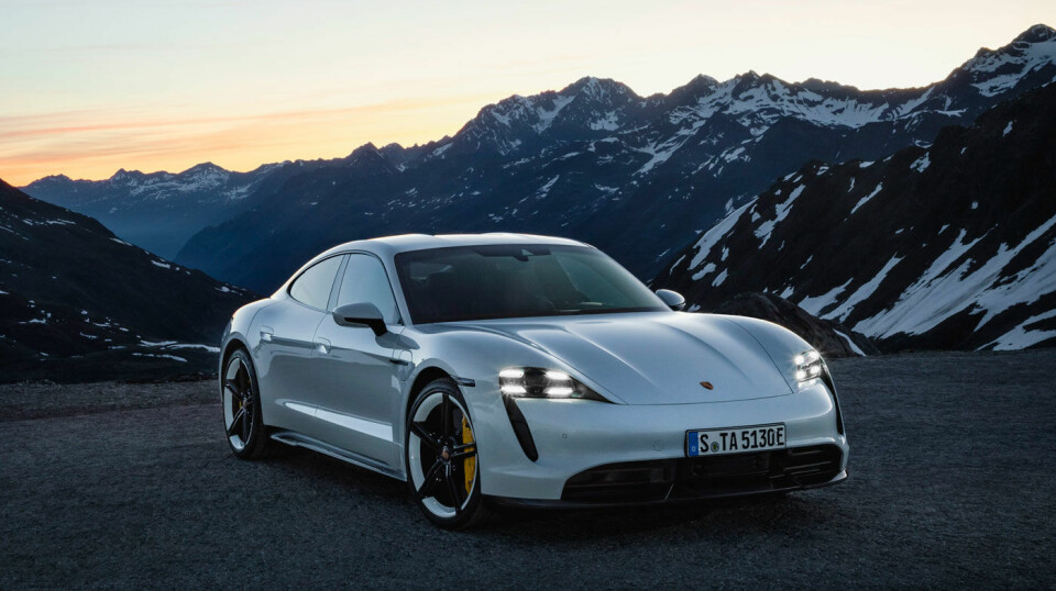 TIL TOPPS: Med lanseringen av Porsche Taycan kommer sportsbilene inn i elbil-segmentet for alvor. Og underbruket i det tyske Volkswagen-konsernet sender en klar beskjed til konkurrentene om at de mener el på alvor.