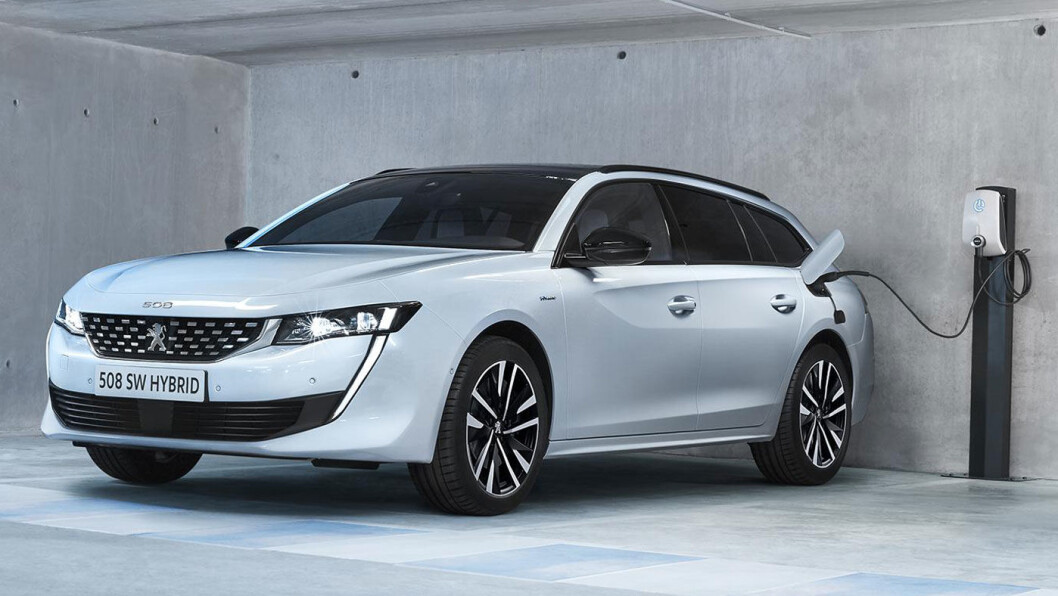 FRANSK HIT? Peugeot 508 SW som ladbar hybrid har forutsetninger for å treffe godt med ønskene til norske bilkjøpere. FRANSK HIT? Peugeot 508 SW som ladbar hybrid har forutsetninger for å treffe godt med ønskene til norske bilkjøpere.
