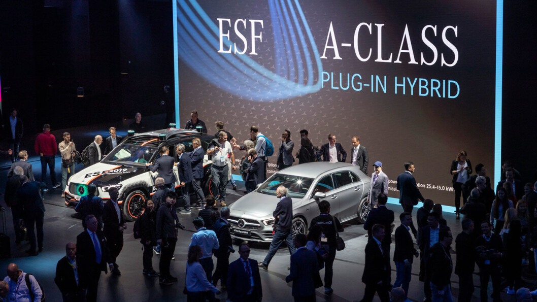 SISTE SKRIK: Ny A-klasse med nær 70 km elektrisk rekkevidde er en av de store Mercedes-nyhetene på bilutstillingen i Frankfurt. Foto: Daimler SISTE SKRIK: Ny A-klasse med nær 70 km elektrisk rekkevidde er en av de store Mercedes-nyhetene på bilutstillingen i Frankfurt. Foto: Daimler