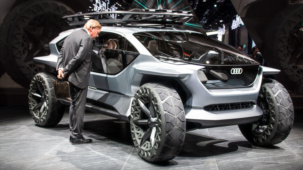 MEN HVA VIL KONA SI? Audi AI:trail er et av trekkplastrene på Audi-paviljongen under bilutstillingen i Frankfurt. Foto: Peter Raaum MEN HVA VIL KONA SI? Audi AI:trail er et av trekkplastrene på Audi-paviljongen under bilutstillingen i Frankfurt. Foto: Peter Raaum