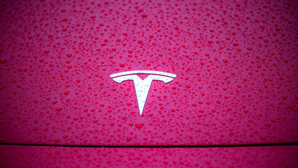 PÅ TOPP: Tesla er både på salgstoppen og klagetoppen. Årets mest solgte bilmerke er klaget inn til Forbrukerrådet tre ganger i uka hittil i 2019. Samtidig er Tesla-eierne de mest fornøyde bileierne. Foto: Tomm W. Christiansen