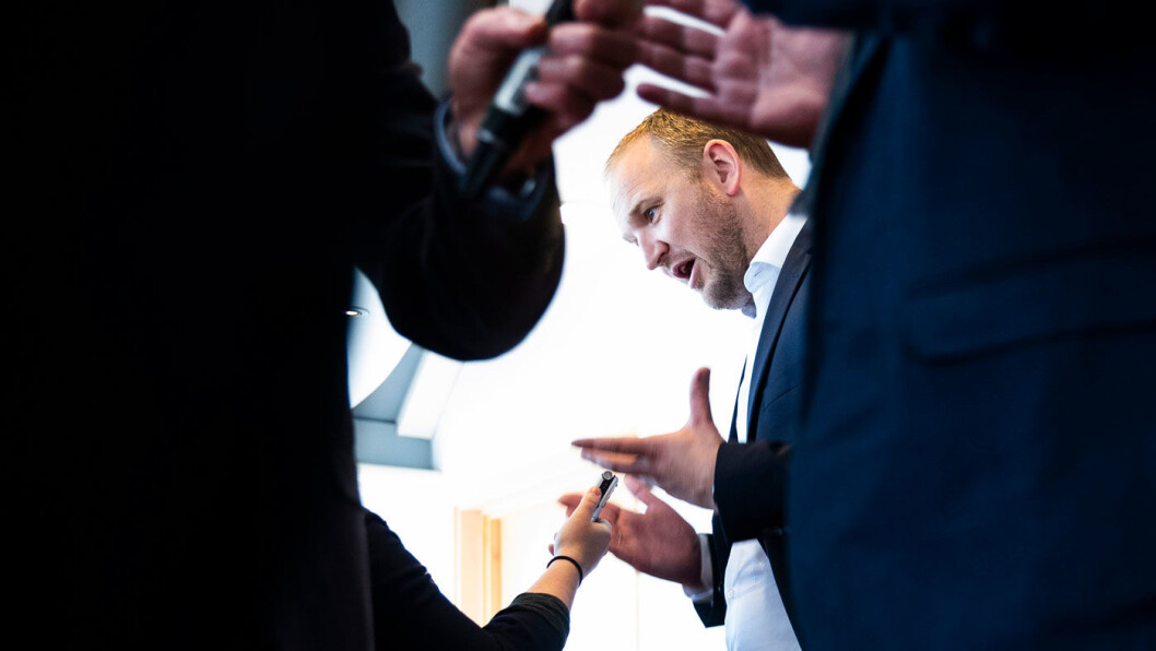 LEGGER ALT I POTTEN: – Dersom noen tror at det går an å kreve inn bompengene, men ikke bygge prosjektene, da er det noen som har forregnet seg, sier samferdselsminister Jon Georg Dale. Foto: Berit Roald / NTB scanpix LEGGER ALT I POTTEN: – Dersom noen tror at det går an å kreve inn bompengene, men ikke bygge prosjektene, da er det noen som har forregnet seg, sier samferdselsminister Jon Georg Dale. Foto: Berit Roald / NTB scanpix