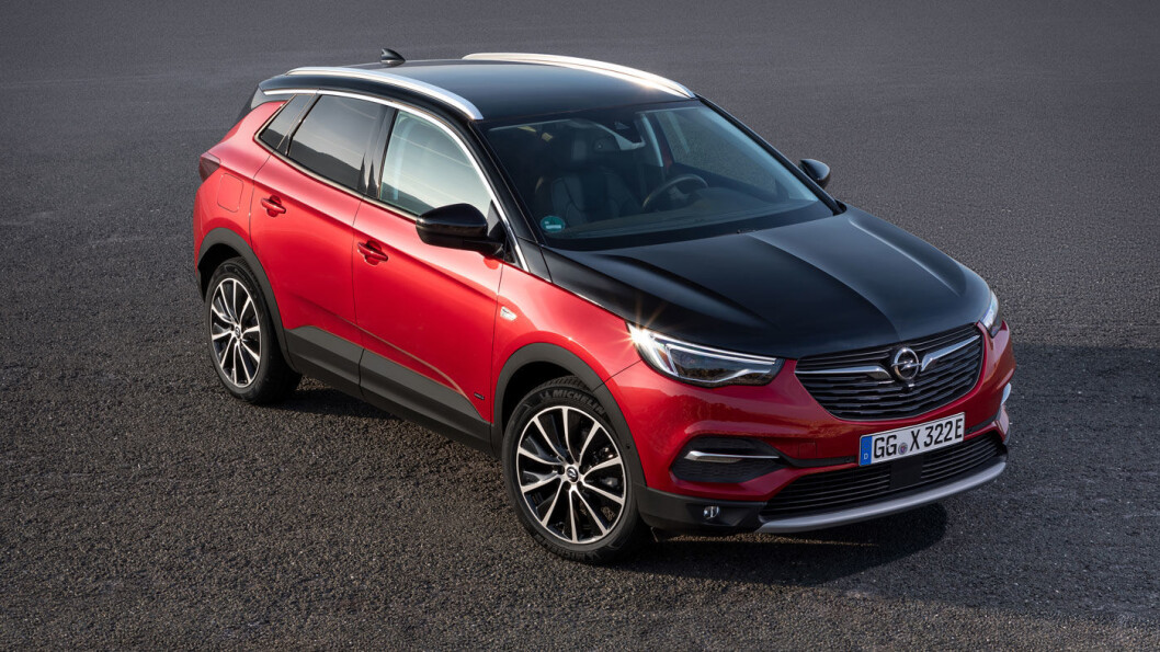 SPENNENDE: Med sin ladbare Grandland kan Opel igjen begynne å håpe på et brukbart salg også i Norge. Bilen har egenskapene mange nordmenn etterlyser. Foto: Opel SPENNENDE: Med sin ladbare Grandland kan Opel igjen begynne å håpe på et brukbart salg også i Norge. Bilen har egenskapene mange nordmenn etterlyser. Foto: Opel