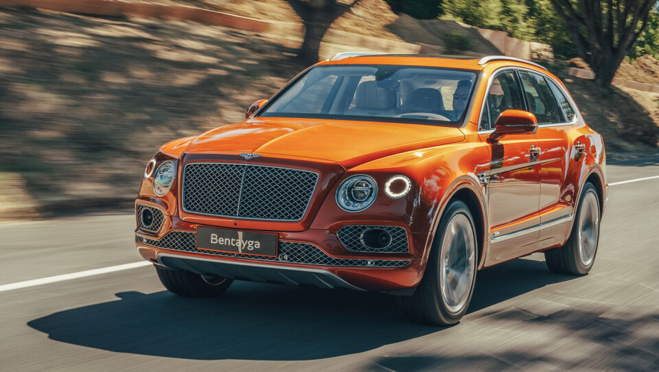 LADBAR LUKSUS: Bentley Bentayga ladbar hybrid er klar for norske veier fra midten av oktober. Luksus-SUV-en har en startpris på 2,1 millioner. Foto: Bentley Motors LADBAR LUKSUS: Bentley Bentayga ladbar hybrid er klar for norske veier fra midten av oktober. Luksus-SUV-en har en startpris på 2,1 millioner. Foto: Bentley Motors