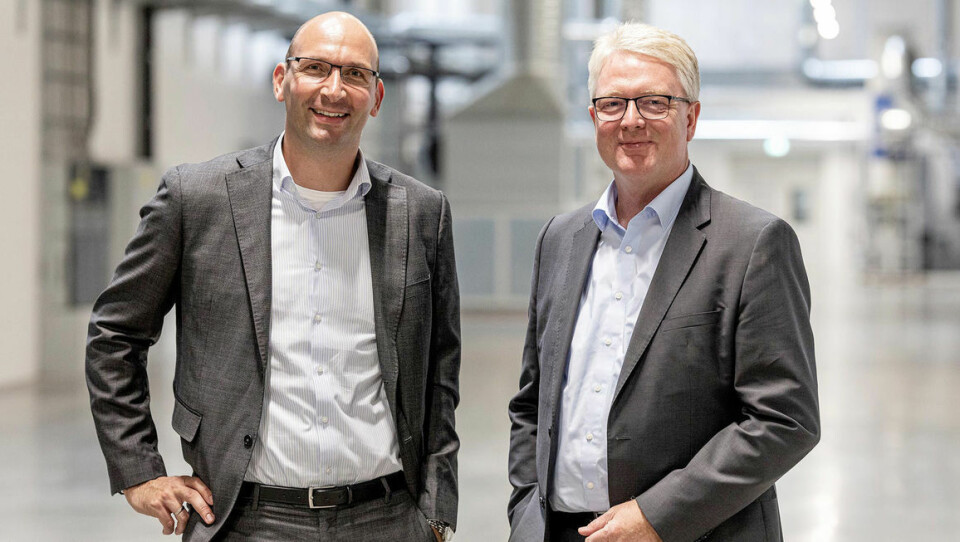LEDER AN: VW-sjefene Thomas Hoffmann og Frank Blome (t.h.) leder batterisatsingen.