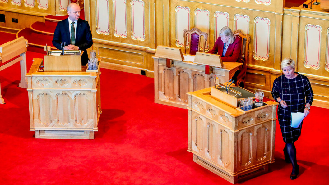 DEBATT ETTTER FINANSTALEN: Finansminister Siv Jensen (Frp) forlater talerstolen etter replikkveksling med Trygve Slagsvold Vedum (Sp) mandag. Foto: Håkon Mosvold Larsen, NTB / scanpix DEBATT ETTTER FINANSTALEN: Finansminister Siv Jensen (Frp) forlater talerstolen etter replikkveksling med Trygve Slagsvold Vedum (Sp) mandag. Foto: Håkon Mosvold Larsen, NTB / scanpix