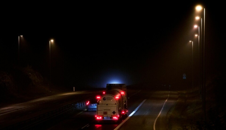 INN I MØRKET: På Dal i Eidsvoll kjører du inn i mørket på E6 nordover. Foto: Geir Olsen