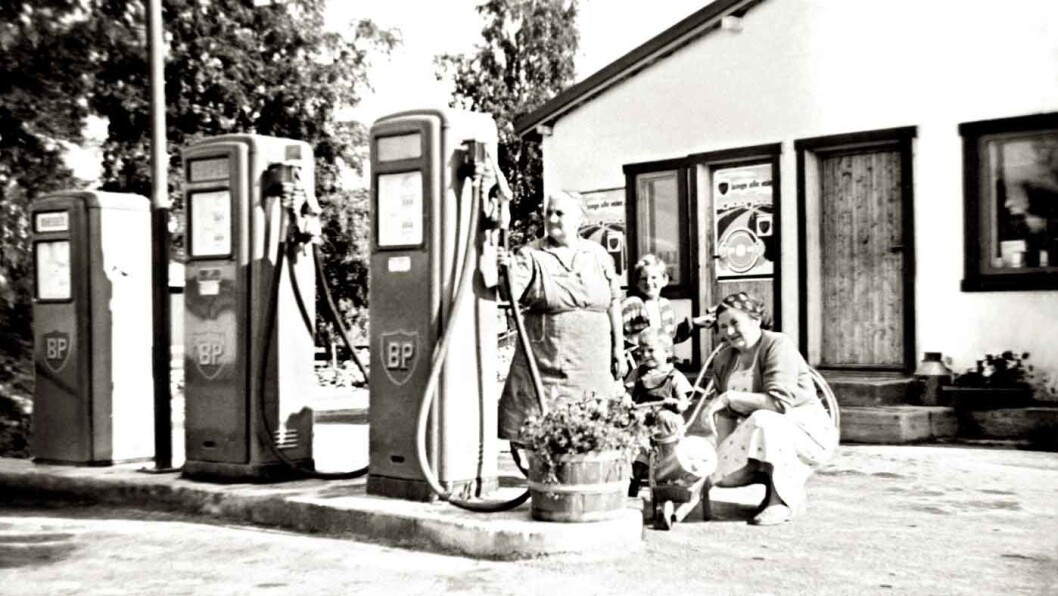 BETJENTE PUMPER: På Opakermoen på Nes i Akershus stod det tre pumper fra BP i 1958. Foto: MiA BETJENTE PUMPER: På Opakermoen på Nes i Akershus stod det tre pumper fra BP i 1958. Foto: MiA