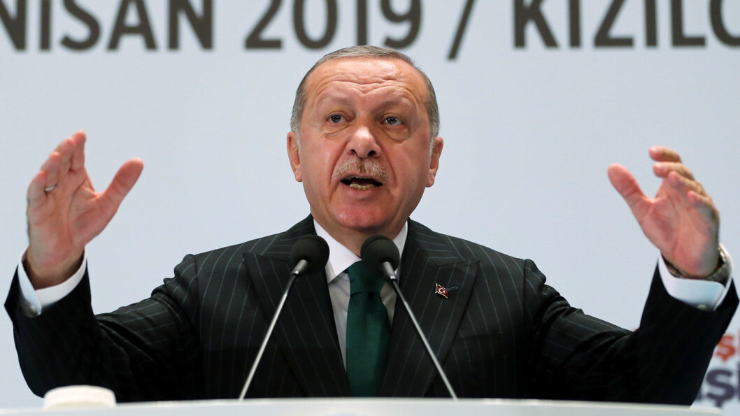 PASSATVIND: VWs nye fabrikk i Tyrkia skal produsere Passat for det europeiske markedet fra og med 2022. President Recep Tayyip Erdogan svarer med å beordre sine nærneste til å kjøre Passat. Foto: AP PASSATVIND: VWs nye fabrikk i Tyrkia skal produsere Passat for det europeiske markedet fra og med 2022. President Recep Tayyip Erdogan svarer med å beordre sine nærneste til å kjøre Passat. Foto: AP