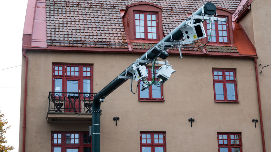 KAN BLI BORTE: Bomstasjonene kan forsvinne med innføring av veiprising. Nå vil stortingsflertallet ha utredet et system for å beregne avgiftene utfra hvor man kjører, når på døgnet man kjører og hva slags bil man kjører. Foto: Peter Raaum KAN BLI BORTE: Bomstasjonene kan forsvinne med innføring av veiprising. Nå vil stortingsflertallet ha utredet et system for å beregne avgiftene utfra hvor man kjører, når på døgnet man kjører og hva slags bil man kjører. Foto: Peter Raaum