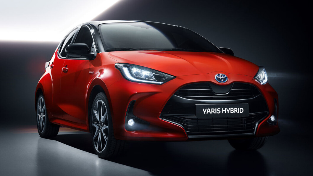 MER SPORTY: Nye Toyota Yaris er lavere og bredere enn dagens modell – og i rødt og svart blir den riktig sporty. Foto: Toyota Motor MER SPORTY: Nye Toyota Yaris er lavere og bredere enn dagens modell – og i rødt og svart blir den riktig sporty. Foto: Toyota Motor
