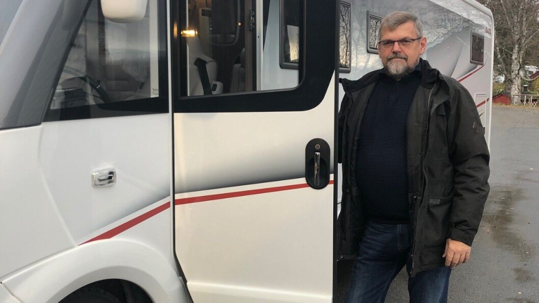 VANT: Kjell Sverre Jakobsen får heve kjøpet av denne bobilen. Han kunne bare ta med seg maksimalt tre passasjerer uten bagasje, selv om bobilen har god plass til fem personer – med masse bagasje. Foto: Privat VANT: Kjell Sverre Jakobsen får heve kjøpet av denne bobilen. Han kunne bare ta med seg maksimalt tre passasjerer uten bagasje, selv om bobilen har god plass til fem personer – med masse bagasje. Foto: Privat