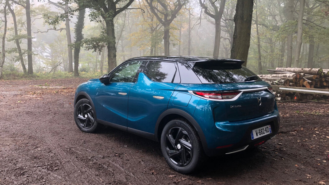 FINEST BAKFRA: Hekken på DS 3 er den lekreste delen av bilen, etter vår mening. FINEST BAKFRA: Hekken på DS 3 er den lekreste delen av bilen, etter vår mening.