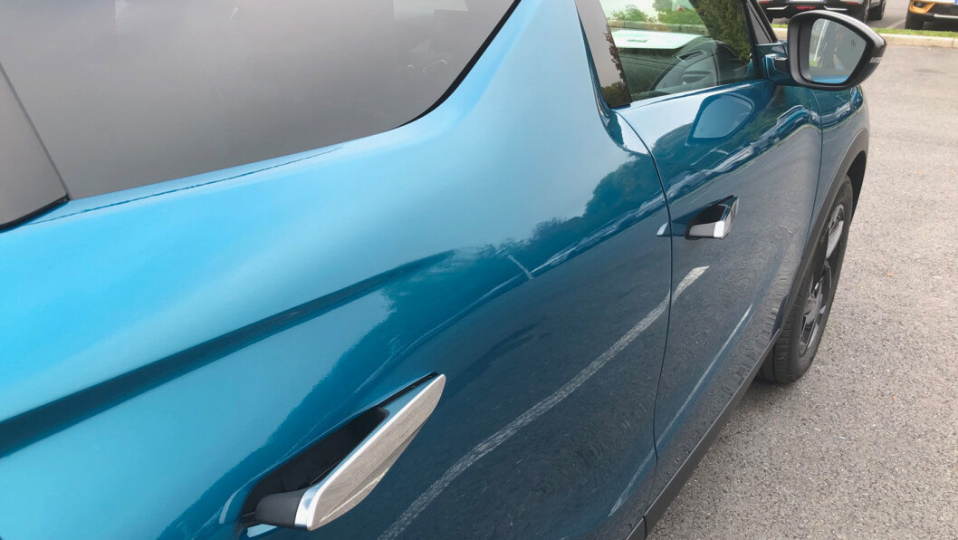 VELKOMMEN: Som på Tesla, presenterer dørhåndtakene seg når du låser opp bilen. VELKOMMEN: Som på Tesla, presenterer dørhåndtakene seg når du låser opp bilen.