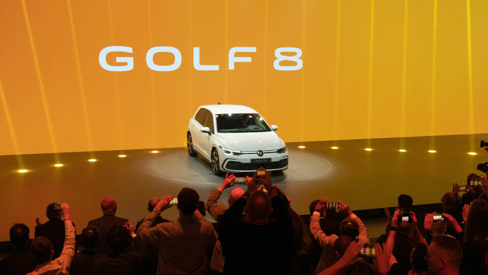 LEGENDEN LEVER: En helt ny Golf er en stor begivenhet i bilverden. I kveld ble bilen lansert i Volkswagens hjemby, Wolfsburg.