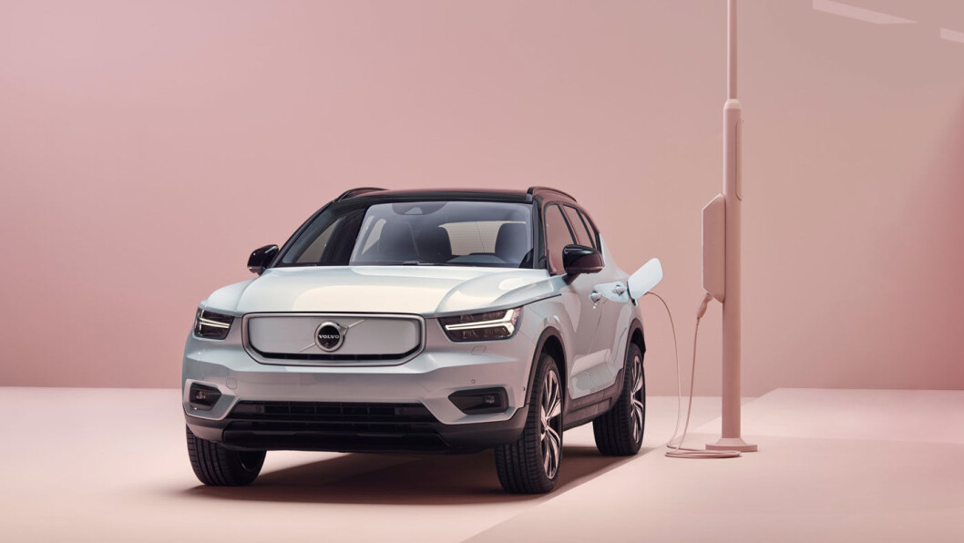 DYR STOLTHET: Volvos nye elbil, Volvo XC40 Recharge, koster nærmere 200.000 kroner mer i Sverige enn i Norge. DYR STOLTHET: Volvos nye elbil, Volvo XC40 Recharge, koster nærmere 200.000 kroner mer i Sverige enn i Norge.