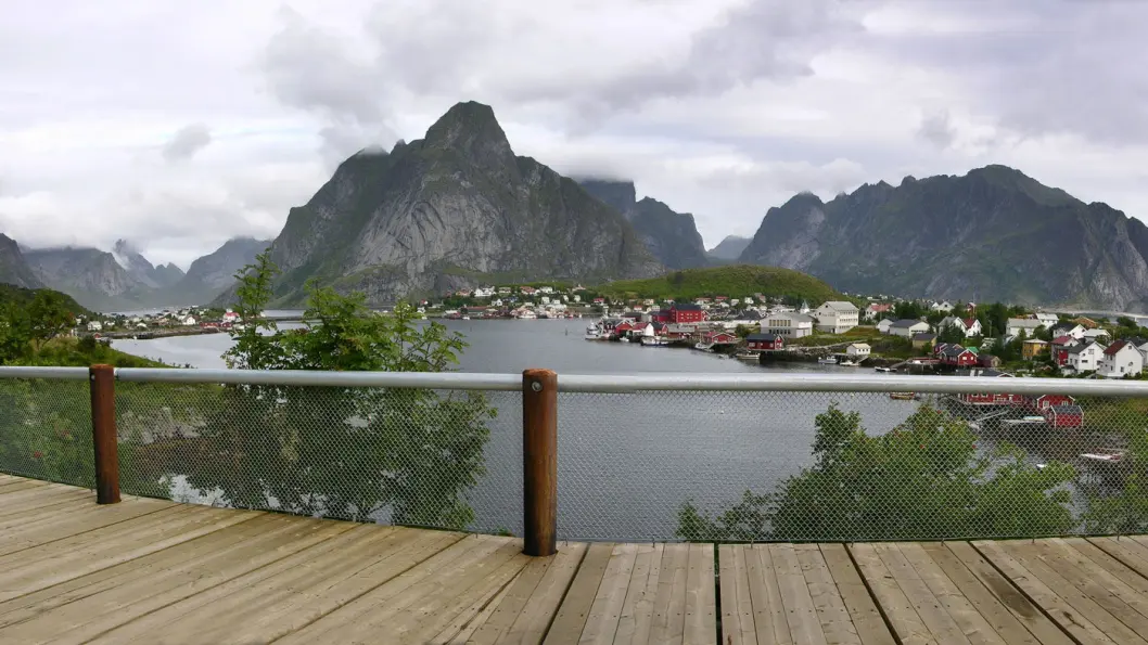 Å, SÅ FINT: Utsiktspunkt ved Reine i Moskenes ytterst i Lofoten. Foto: Steinar Skaar Å, SÅ FINT: Utsiktspunkt ved Reine i Moskenes ytterst i Lofoten. Foto: Steinar Skaar