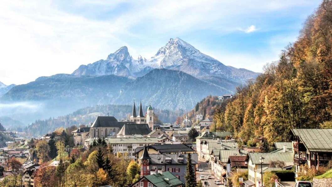 ALPEIDYLL: Det er lett å forelske seg i bayerske Berchtesgaden som ligger omgitt av høye fjell. ALPEIDYLL: Det er lett å forelske seg i bayerske Berchtesgaden som ligger omgitt av høye fjell.