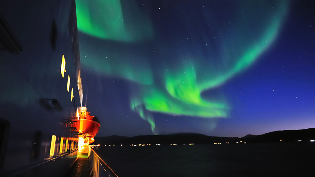 JAKTEN PÅ NORDLYSET: På nyttårscruiset med Hurtigruten er sjansen stor for at nordlyset vil flamme opp over himmelen. JAKTEN PÅ NORDLYSET: På nyttårscruiset med Hurtigruten er sjansen stor for at nordlyset vil flamme opp over himmelen.