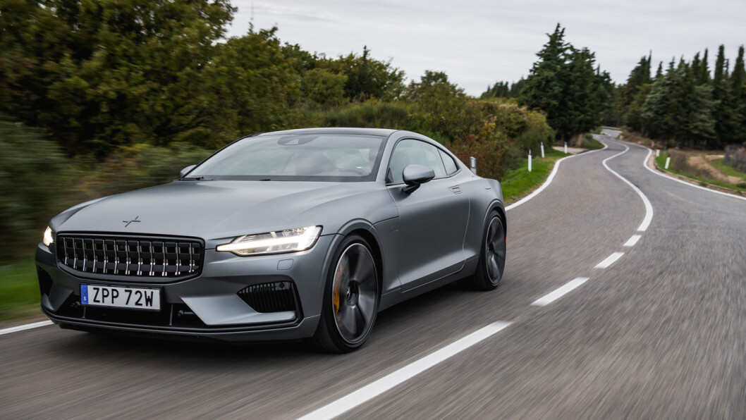 LINJELEKKER: Det er bare å nyte bilene av Polestar 1. Vi kan ikke tenke oss så mange biler som bedre mikser kombinasjonen av sport og eleganse. Bilen kan bestilles i fem ulike farger, også med matt lakk. Foto: Polestar LINJELEKKER: Det er bare å nyte bilene av Polestar 1. Vi kan ikke tenke oss så mange biler som bedre mikser kombinasjonen av sport og eleganse. Bilen kan bestilles i fem ulike farger, også med matt lakk. Foto: Polestar