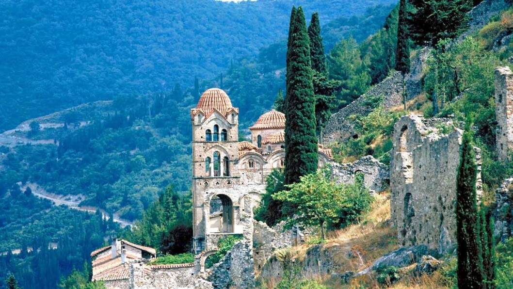 RUINBYEN: Mystras nær Sparta står på UNESCOs verdensarvliste og inneholder flere klostre, kirker og en borg. Pantanassa-klosteret (bildet) er fremdeles bebodd. Foto: Papapanagopoulos RUINBYEN: Mystras nær Sparta står på UNESCOs verdensarvliste og inneholder flere klostre, kirker og en borg. Pantanassa-klosteret (bildet) er fremdeles bebodd. Foto: Papapanagopoulos