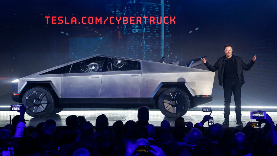 OMDISKUTERT: Tesla Cybertruck har skapt storm langt utenfor bilverden. Men antall reservasjoner så langt tyder på at mange liker bilen. Foto: AP