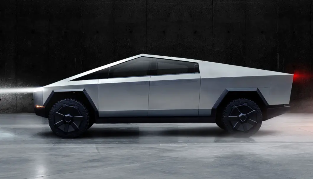 <span class=" font-weight-bold" data-lab-font_weight_desktop="font-weight-bold">FORSINKET:</span> Tesla Cybertruck vekket oppsikt da den ble vist i 2019, men det tar tid å få satt den i produksjon. <span class=" font-weight-bold" data-lab-font_weight_desktop="font-weight-bold">FORSINKET:</span> Tesla Cybertruck vekket oppsikt da den ble vist i 2019, men det tar tid å få satt den i produksjon.