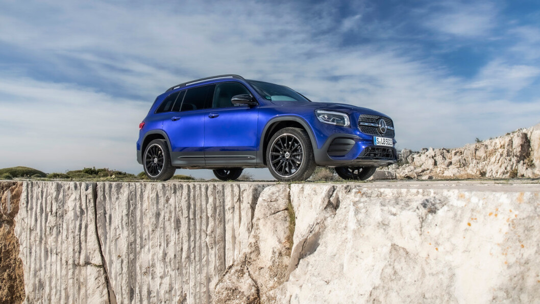 STERK PERSONLIGHET: Mercedes GLB er en kompakt SUV med både firhjulsdrift og sju seter tilgjengelig. Men fraværet av elektrifisering bil gjøre den uaktuell for mange her i Norge. Foto: Daimler AG STERK PERSONLIGHET: Mercedes GLB er en kompakt SUV med både firhjulsdrift og sju seter tilgjengelig. Men fraværet av elektrifisering bil gjøre den uaktuell for mange her i Norge. Foto: Daimler AG