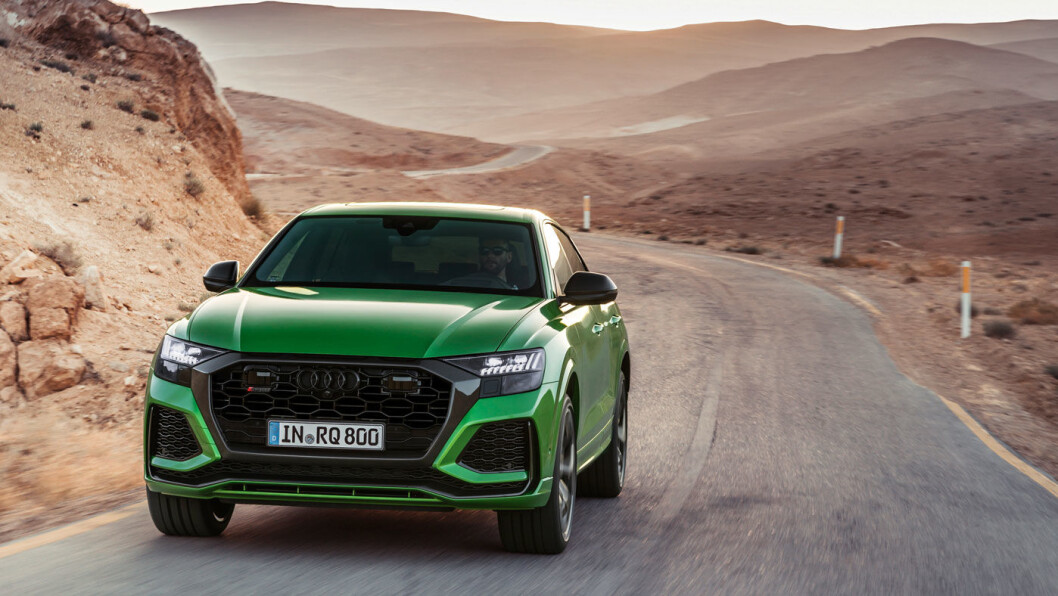 RÅ SUV: Audi RS Q8 er den råeste i sitt slag fra Audi, og definitivt en av verdens heftigste SUV-er. Men det kan absolutt diskuteres om den er den raskeste, slik Audi hevder. Foto: Audi AG RÅ SUV: Audi RS Q8 er den råeste i sitt slag fra Audi, og definitivt en av verdens heftigste SUV-er. Men det kan absolutt diskuteres om den er den raskeste, slik Audi hevder. Foto: Audi AG