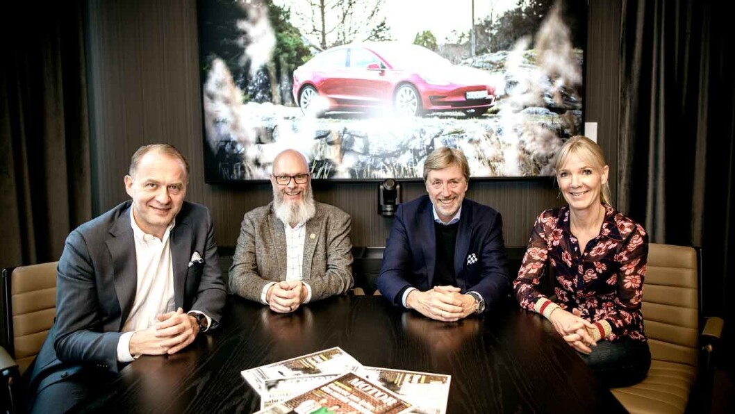 NY BIL, BRUKT BIL ELLER BIL I DET HELE TATT: Peter Raaum (f.v.), Tommy Wahlström, Bernt G. Jessen og Ulrica Risberg diskuterer utfordringene for forbrukerne. NY BIL, BRUKT BIL ELLER BIL I DET HELE TATT: Peter Raaum (f.v.), Tommy Wahlström, Bernt G. Jessen og Ulrica Risberg diskuterer utfordringene for forbrukerne.