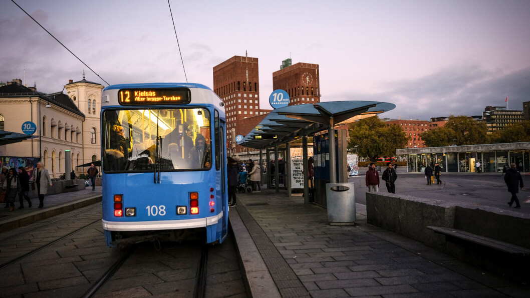 I RUTE MED RUTER: Oslo er den eneste byen i landet hvor kollektivreisen til sentrum ofte tar mindre enn halvparten av tiden med bil. Foto: Jon Terje Hellgren Hansen I RUTE MED RUTER: Oslo er den eneste byen i landet hvor kollektivreisen til sentrum ofte tar mindre enn halvparten av tiden med bil. Foto: Jon Terje Hellgren Hansen