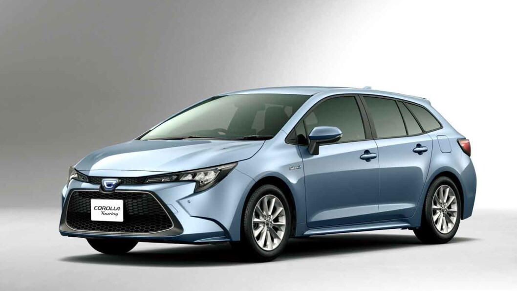 KJØREGLAD: Den velkjente hybridteknikken i nye Toyota Corolla fungerer bedre enn noen gang. Foto: Produsenten KJØREGLAD: Den velkjente hybridteknikken i nye Toyota Corolla fungerer bedre enn noen gang. Foto: Produsenten