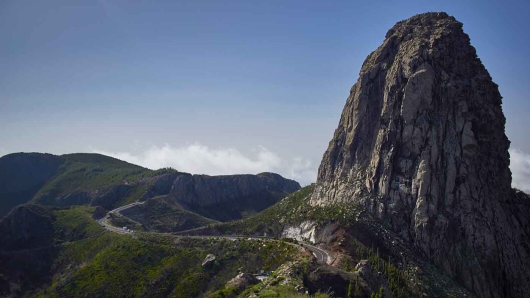 HØYT OG LAVT: La Gomera byr på store kontraster. Dette er et av de stedene i verden hvor det er størst høydeforskjell i forhold til areal. Foto: Lawrence Harman HØYT OG LAVT: La Gomera byr på store kontraster. Dette er et av de stedene i verden hvor det er størst høydeforskjell i forhold til areal. Foto: Lawrence Harman