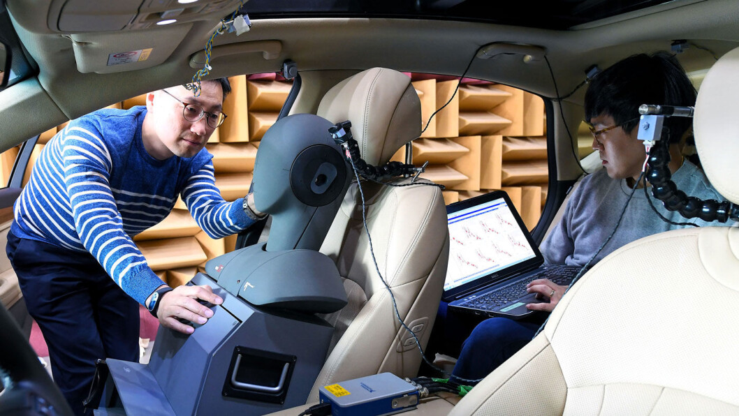 STILLERE: Ny teknologi skal gi vesentlig mindre veistøy i Hyundais bilmodeller uten at det koster vekt. Dette blir spesielt viktig i elbiler med lite motorstøy og mye vekt. Foto: Hyundai Motor STILLERE: Ny teknologi skal gi vesentlig mindre veistøy i Hyundais bilmodeller uten at det koster vekt. Dette blir spesielt viktig i elbiler med lite motorstøy og mye vekt. Foto: Hyundai Motor