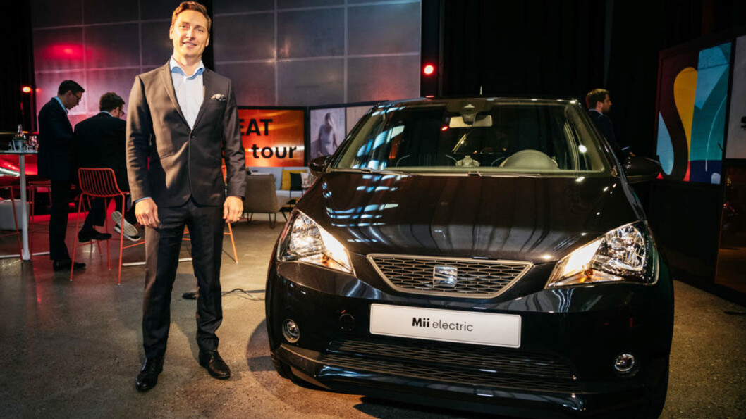 FORVENTNINGER: Seat-direktør Ole Kristian Ågotnes foran nye elektriske Mii. FORVENTNINGER: Seat-direktør Ole Kristian Ågotnes foran nye elektriske Mii.