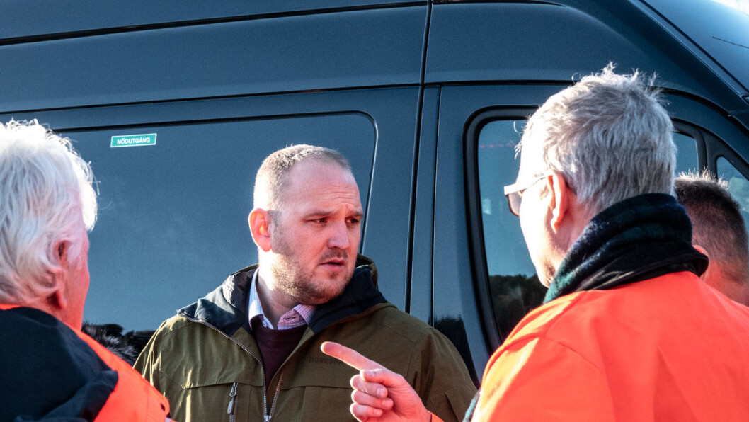 NÅ SKAL DU HØRE…: Det mangler sjelden på råd til samferdselsminister Jon Georg Dale – her fra en befaring på nye E16 i høst. Foto: Peter Raaum NÅ SKAL DU HØRE…: Det mangler sjelden på råd til samferdselsminister Jon Georg Dale – her fra en befaring på nye E16 i høst. Foto: Peter Raaum