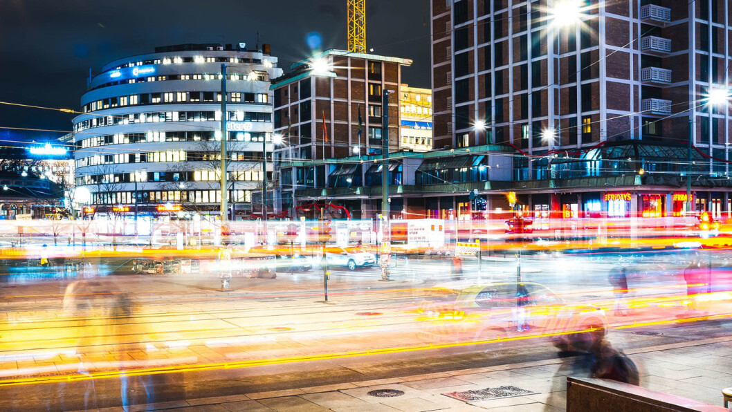 UTFORDRING: – All kunnskap vi samler bekrefter én ting, nemlig at transportutfordringene er i byene. Og jeg tenker på byer i alle størrelser, sier John Lippe i Ford Mobility. Her er et motiv fra Jernbanetoget i Oslo. Foto: Erik Odiin, Unsplash UTFORDRING: – All kunnskap vi samler bekrefter én ting, nemlig at transportutfordringene er i byene. Og jeg tenker på byer i alle størrelser, sier John Lippe i Ford Mobility. Her er et motiv fra Jernbanetoget i Oslo. Foto: Erik Odiin, Unsplash