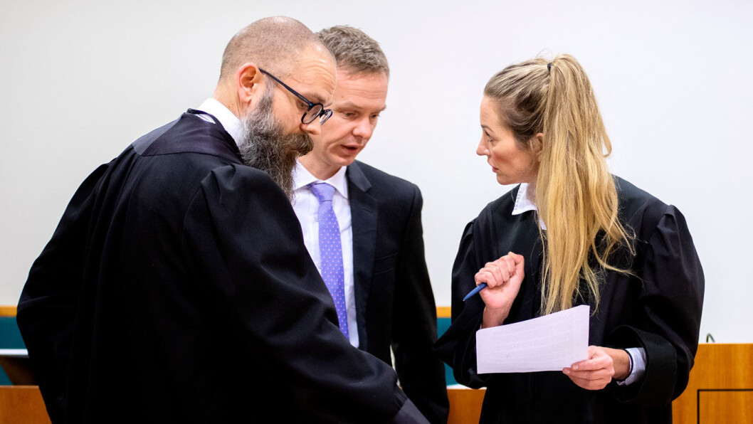 PÅSTAND: Aktorene Bernt Olav Bryge (t.v.) og Hans Olav Røyr mener klienten til advokat Ida Andenæs skal fengsles i fire år og fem måneder. Foto: Tomm W. Christiansen PÅSTAND: Aktorene Bernt Olav Bryge (t.v.) og Hans Olav Røyr mener klienten til advokat Ida Andenæs skal fengsles i fire år og fem måneder. Foto: Tomm W. Christiansen