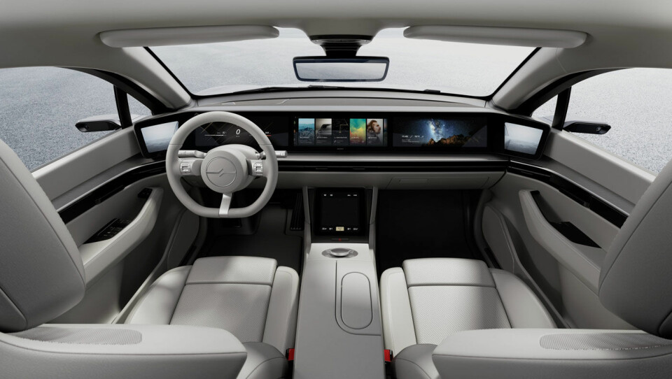 SKJERM-BONANZA: Som i Honda e og Byton M-Byte, består det meste av dashbordet av skjermer.