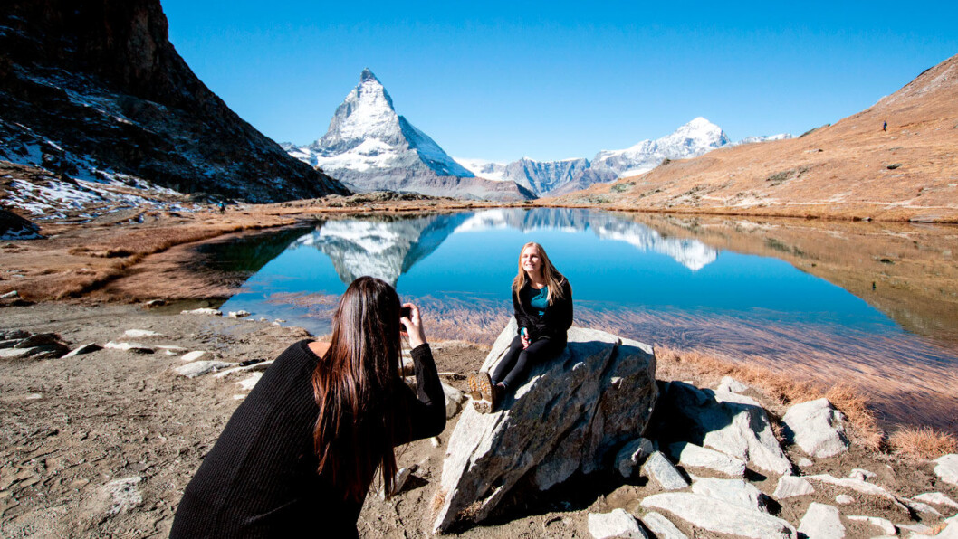 TOBLERONE-FJELLET: Matterhorn er vakkert og imponerende, og sjokoladen har gjort det verdenskjent. Foto: Peter Raaum TOBLERONE-FJELLET: Matterhorn er vakkert og imponerende, og sjokoladen har gjort det verdenskjent. Foto: Peter Raaum